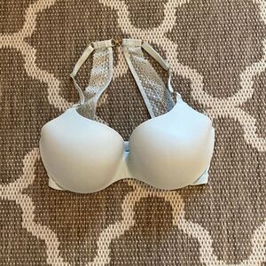 Victoria’s Secret bra incredible by Victoria’s Secret lined Demi size 32DDD